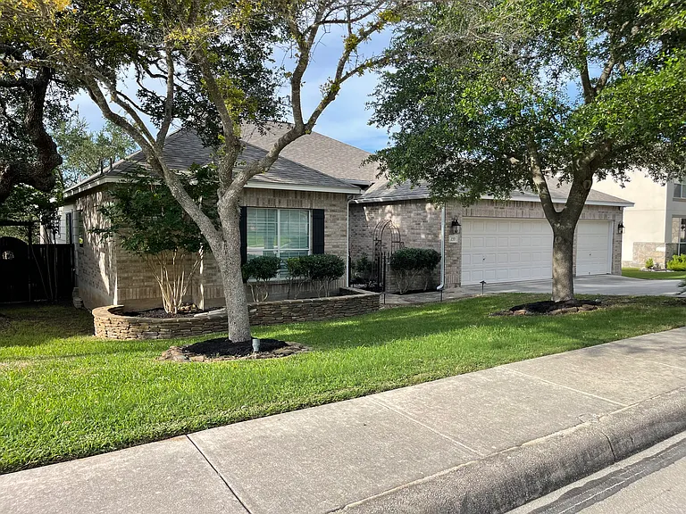 239 Sable Fls — Photo 1
