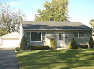 3106 Fremont St, Rolling Meadows, IL 60008