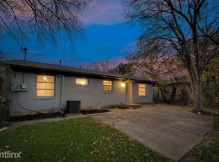 330 W Phillips Ct #R, Grand Prairie, TX 75051