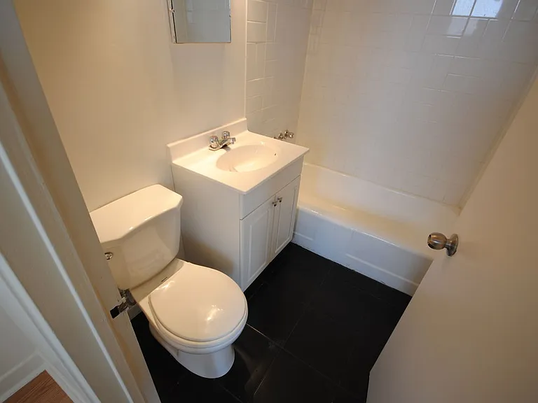 145 Stewart St — Photo 22