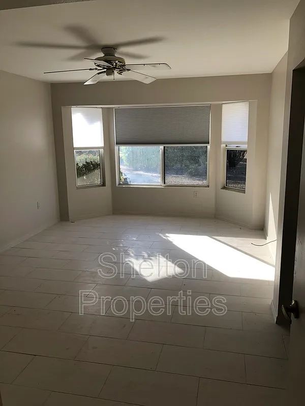2 bed, 2.0 bath, 1356 sqft, $1,595 — Photo 4