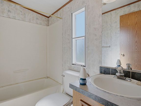5th image of 2377 Saint Anthony Ln