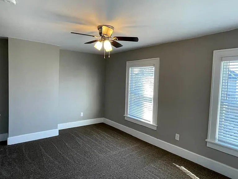 140 S Eureka Ave — Photo 20