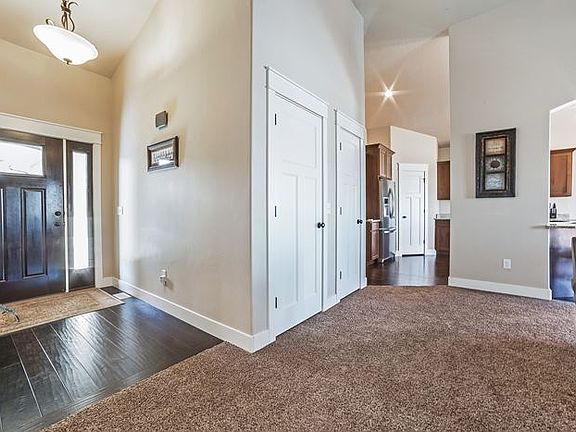 5th image of 2462 S Lilac Ln