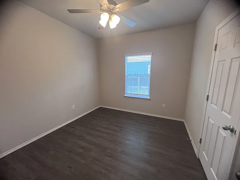 636-638 Heathers Way — Photo 15