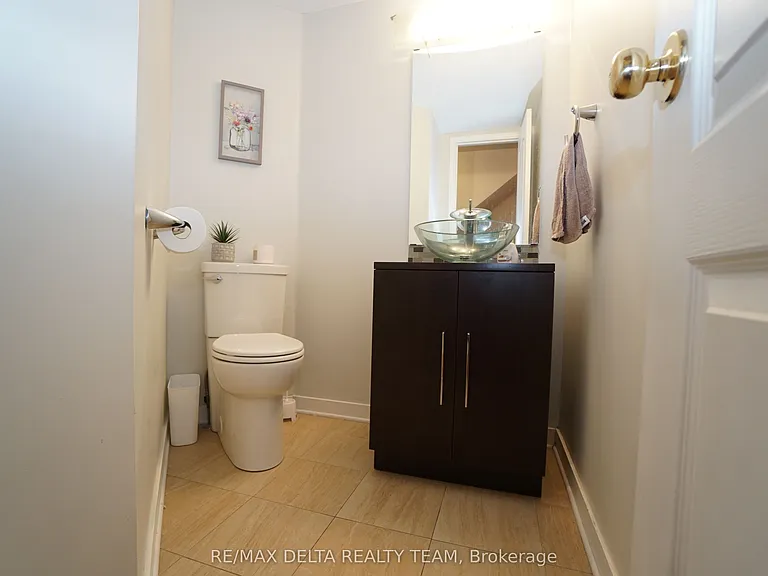 525 Lisgar St #7 — Photo 9