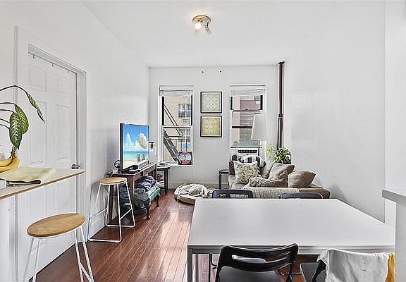 3rd image of 70 E 116th St #3
