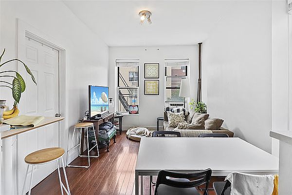 1st image of 70 E 116th St Floor 4