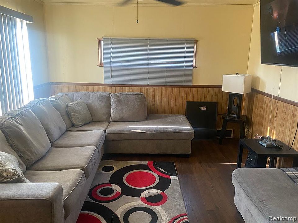 16525 Stricker Ave, Eastpointe, MI 48021 MLS 20230067618 Zillow