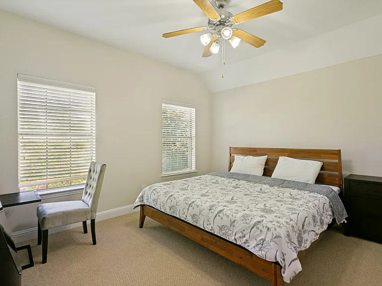 412 S Hampton Ct — Photo 1