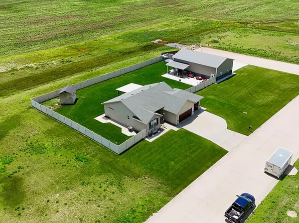 3 Bristol Dr, South Hutchinson, KS 67505