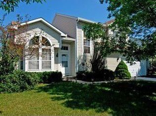 17982 W Hampshire Dr, Gurnee, IL 60031