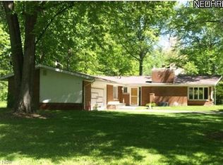 1198 Will O Wood Dr, Hubbard, OH 44425