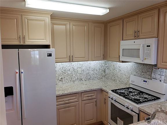 4th image of 1360 W Capitol Dr Unit 335