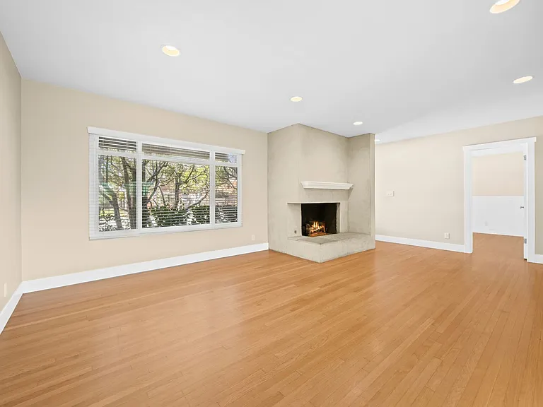 1400 Haven Pl — Photo 4