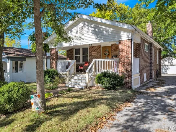 7447 Gayola Pl, Saint Louis, MO 63143