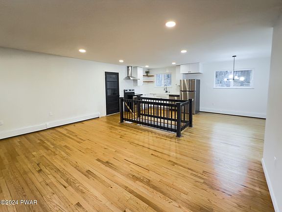 2nd image of 204 Mountain View Dr