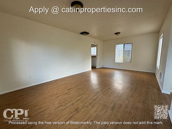 3rd image of 1105 Elm St