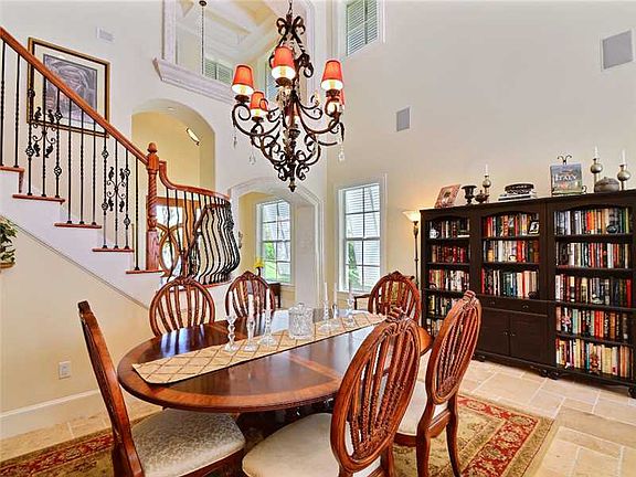 4th image of 221 Amy Ann Ln