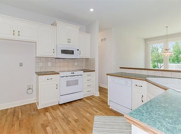 4th image of 7912 N Hope Ave