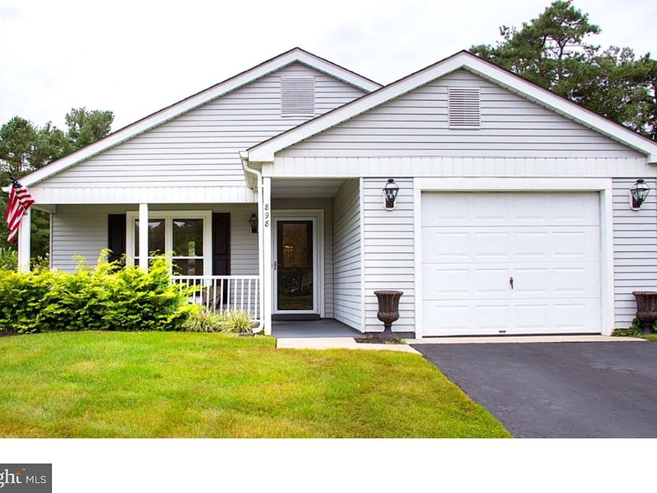 1st image of 898 Westminster Dr N