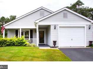 898 Westminster Dr N, Southampton, NJ 08088