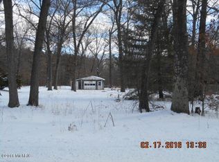 708 Chatterson Rd, Muskegon, MI 49442