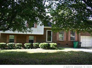 1023 Yorkdale Dr, Charlotte, NC 28217