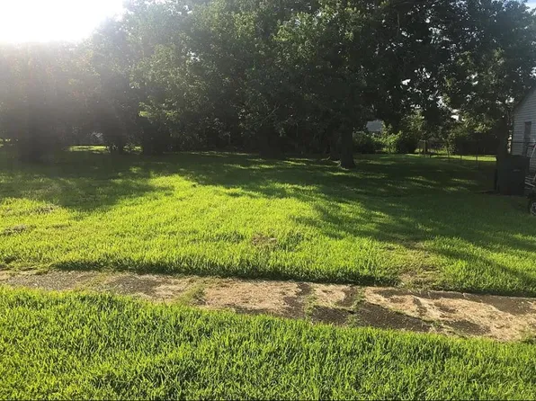 1518 W 6th St, Pt Arthur, TX 77640