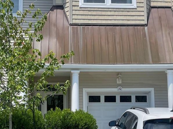 10 Windward Dr