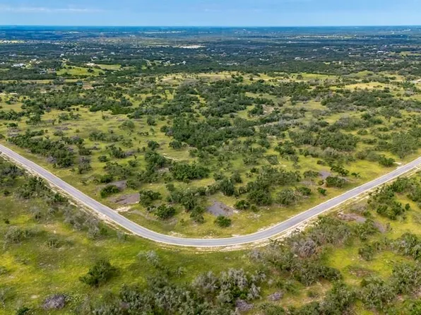 52 Brooklyn Dr, Harper, TX 78631