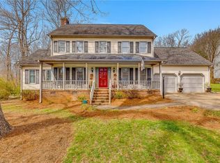1527 Stonegate Dr, Graham, NC 27253