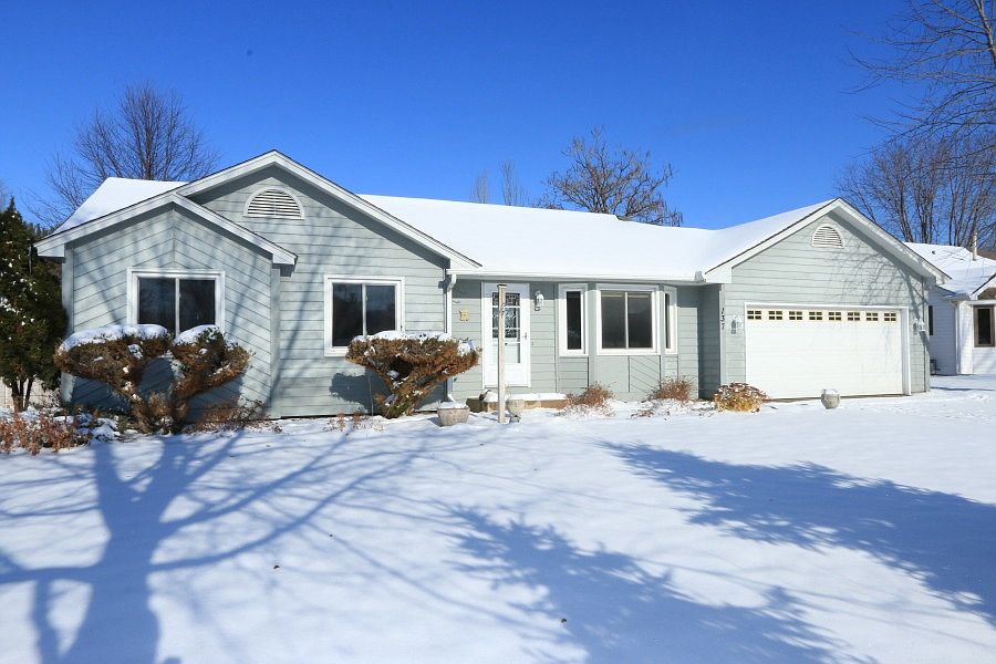 1st image of 137 Green Briar Dr