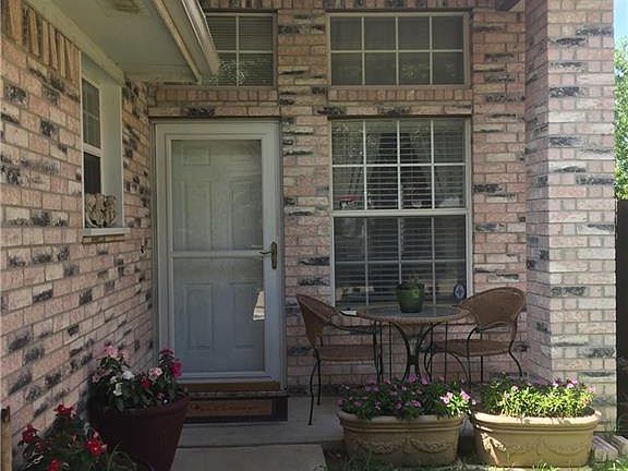 4th image of 1415 Chinaberry Dr