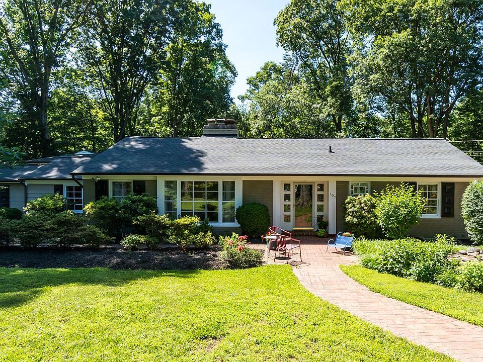 1st image of 107 Windsor Cir