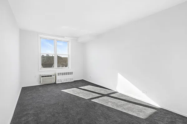 Sold by Triplemint | media 11