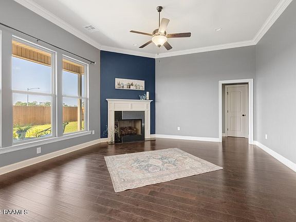 4th image of 405 Arbor Springs Dr