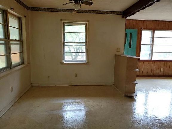 3rd image of 185 Wortham St