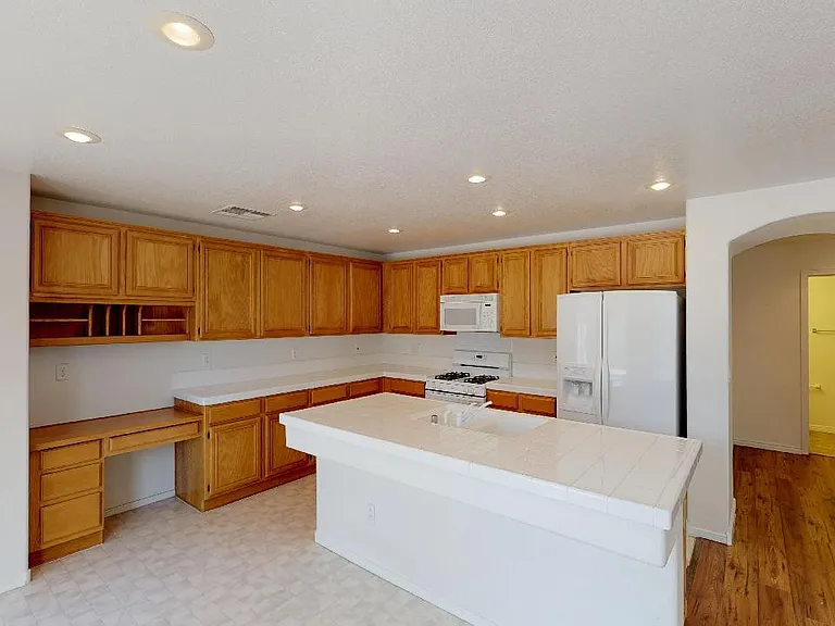 9047 Ravenhurst St — Photo 10
