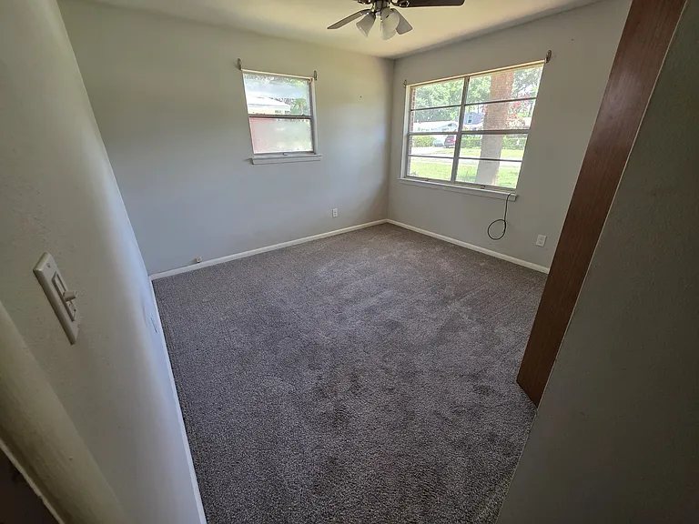 215 Newcastle Dr — Photo 11