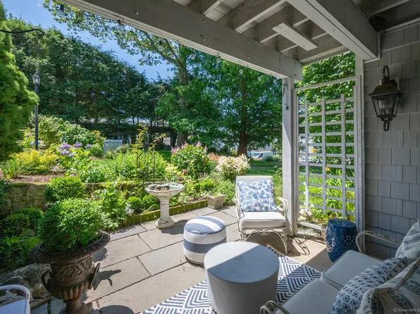 13 Rowayton Woods Drive #13, Norwalk, CT 06854