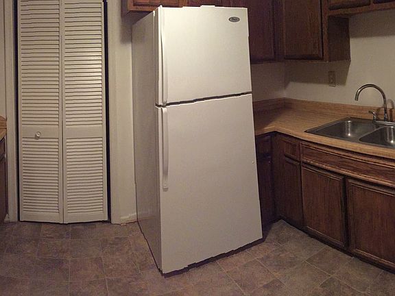 4th image of 6025 Bradford Dr Unit B