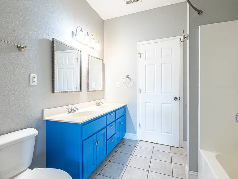 7211 Remagen Ln — Photo 16