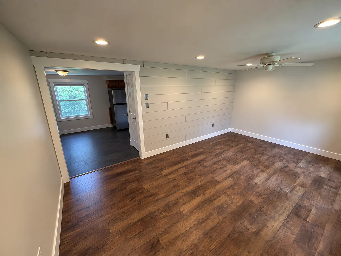 3 bed, 960 sqft, $1,975 — Photo 2