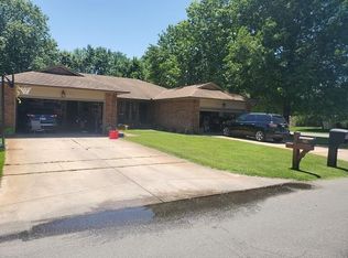 219 Southwind Dr, Valley Center, KS 67147