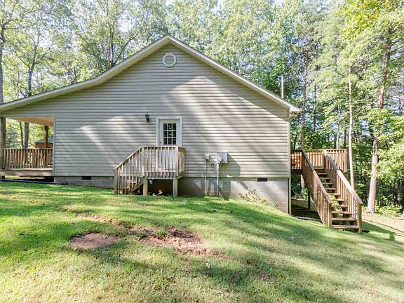 4th image of 921 Beaver Lake Dr