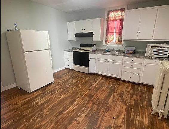 2nd image of 327 2nd St Unit 2
