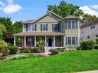 2 Fair St, White Plains, NY 10607