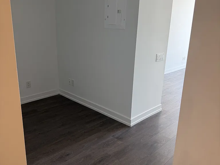 161 Roehampton Ave #2712 — Photo 14