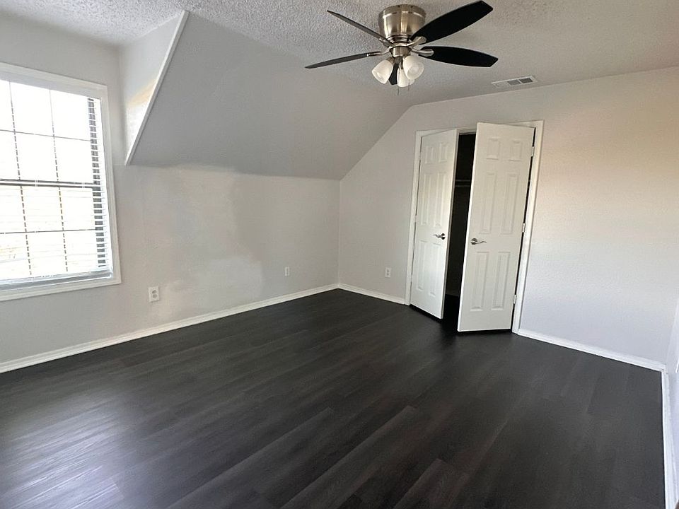 Bedroom 1 on lower level.